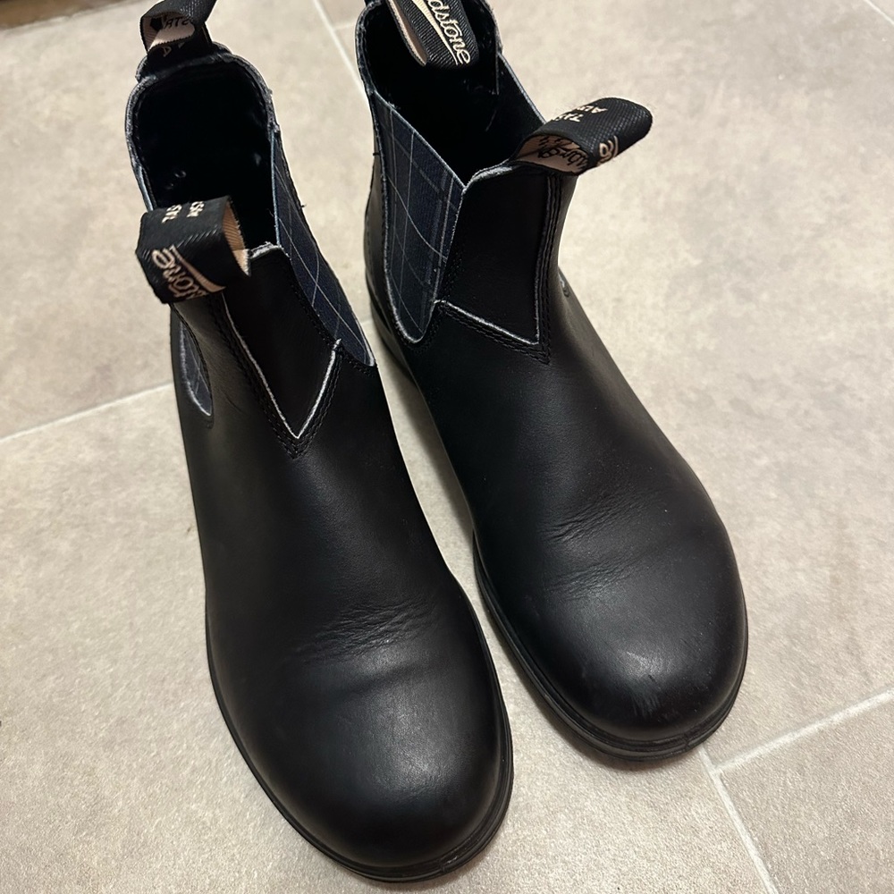 Black Blundstone Boots